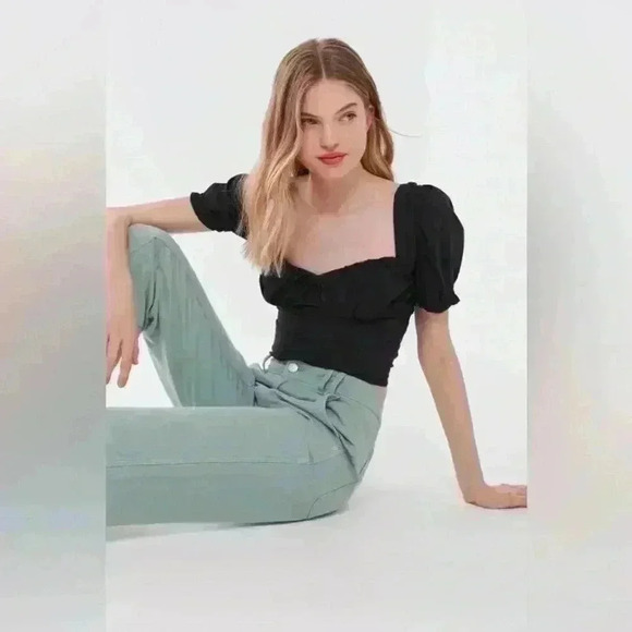 Urban Outfitters Black Cassia Puff Sleeve Crop Top - Picture 1 of 5